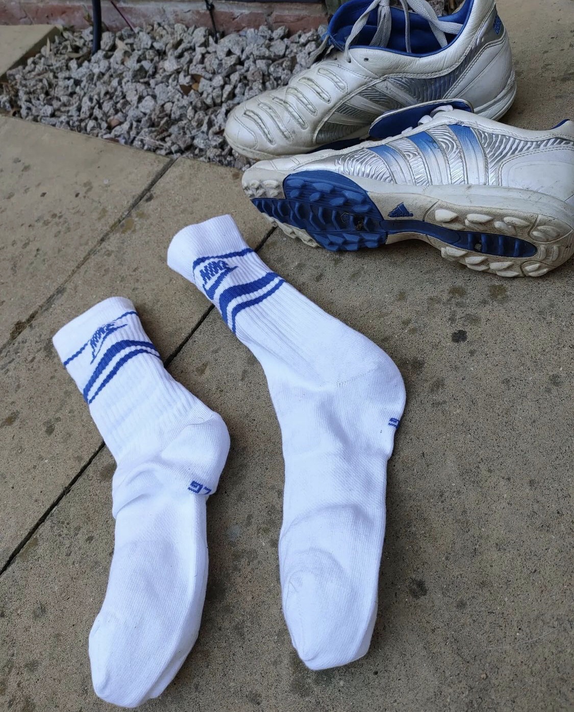 Soccerguyluke’s white Nike crew socks out of soccer boots Male Feet Blog